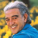 artist image Edip Akbayram Hasretinle Yandı Gönlüm Yapraklara Dallara