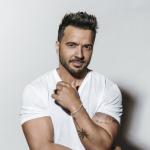artist image Luis Fonsi Sola (English Version) [«Vida» 2019] VIDA